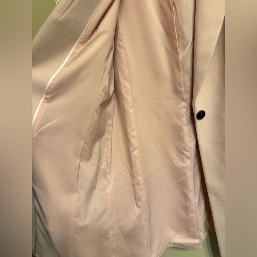 Medium Pink Black House White Market Coat. - Picture 4 of 5